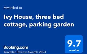 Ivy House, Three Bed Cottage, Parking Garden